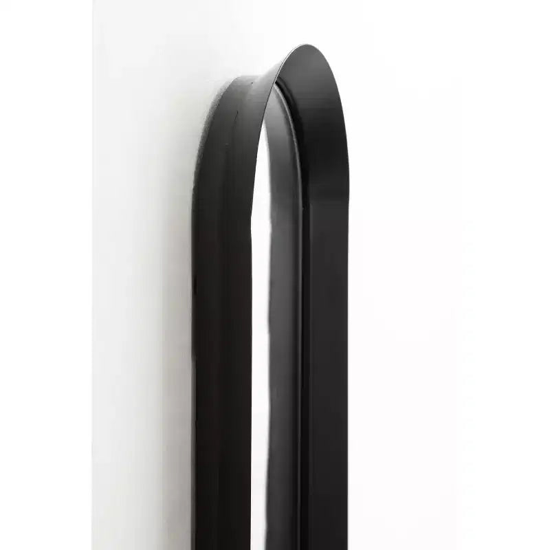 Kate & Laurel All Things Decor Espejo de pared de panel de metal Niya de 10"x40" negro