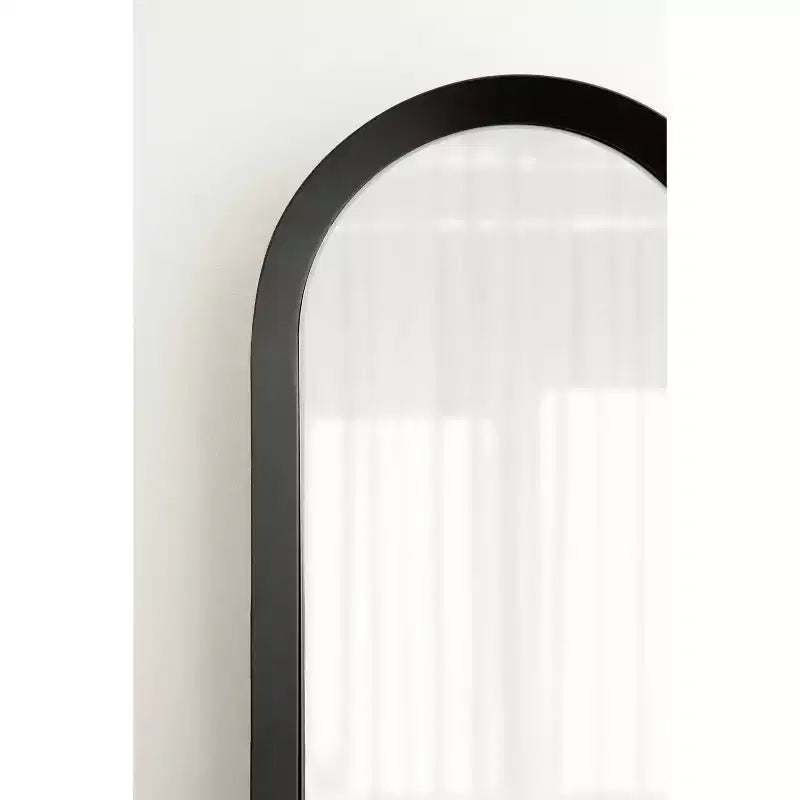 Kate & Laurel All Things Decor Espejo de pared de panel de metal Niya de 10"x40" negro