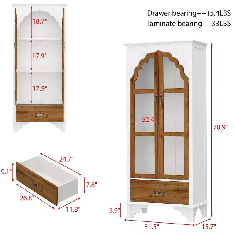 Armario vertical blanco Famapy, con diseño en relieve, puertas de cristal arqueadas, estanterías, vitrina y aparador.