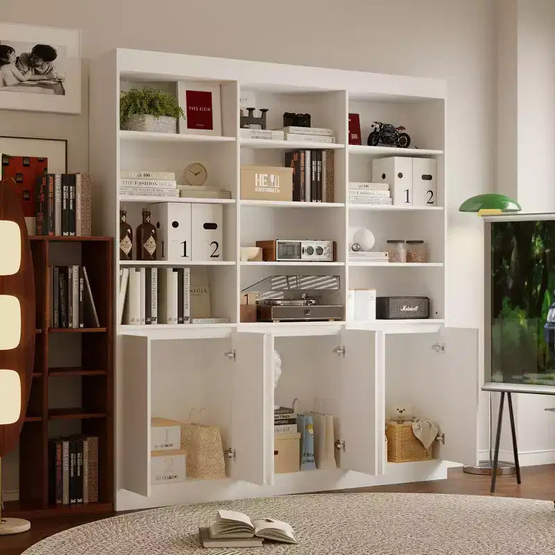 Estantería grande blanca Famapy: Gran espacio de almacenamiento con un diseño minimalista