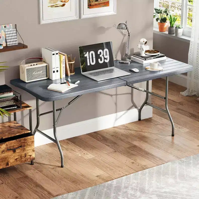 Mesa plegable portátil Costway de 6 pies con superficie de HDPE imitación madera y mecanismo de bloqueo de seguridad, gris/marrón
