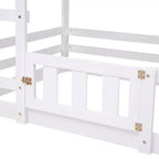Litera Whisen Wood con diseño de casa, valla con puerta y escalera, de dos camas individuales