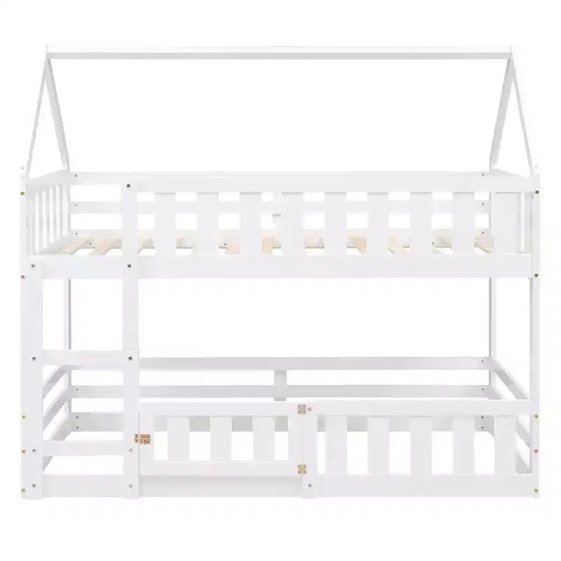Litera Whisen Wood con diseño de casa, valla con puerta y escalera, de dos camas individuales