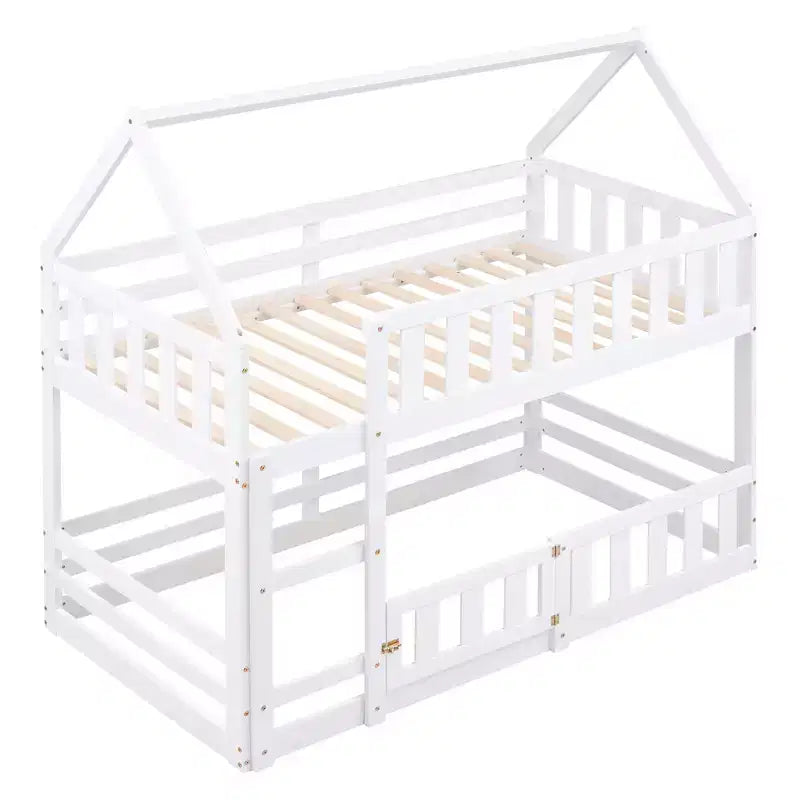 Litera Whisen Wood con diseño de casa, valla con puerta y escalera, de dos camas individuales