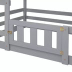 Litera Whisen Wood con diseño de casa, valla con puerta y escalera, de dos camas individuales
