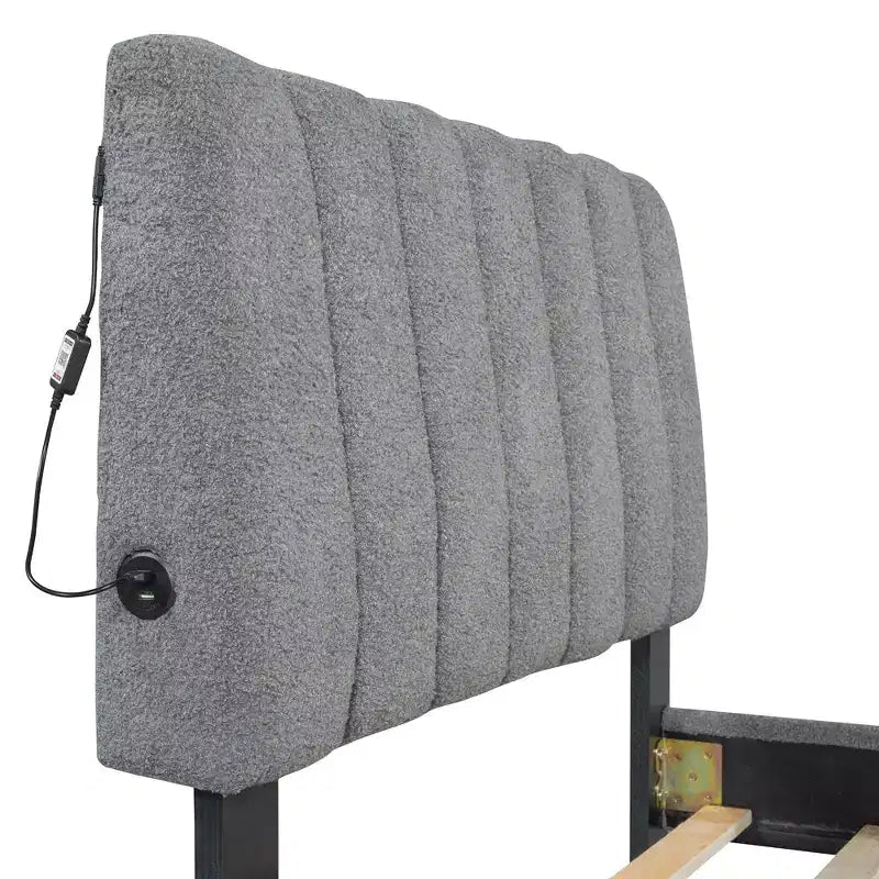 Cama de plataforma tapizada con nido doble - Diseño que ahorra espacio