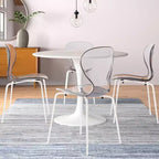 LeisureMod Bristol Juego de Comedor de 5 Piezas Mesa de Comedor Redonda, 4 Sillas de Comedor de Plástico Patas Blancas