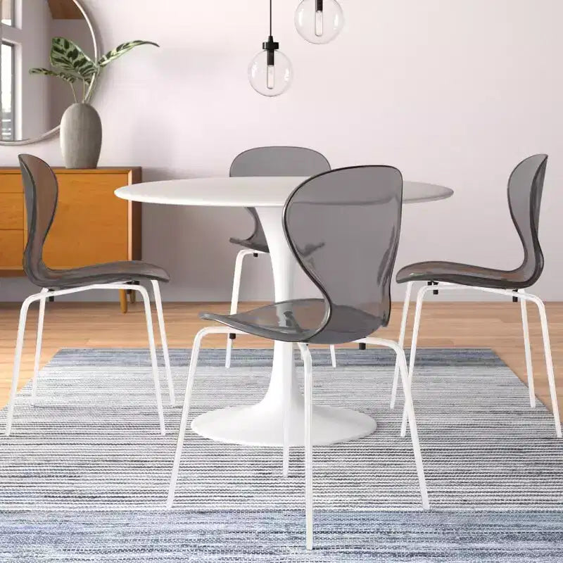 LeisureMod Bristol Juego de Comedor de 5 Piezas Mesa de Comedor Redonda, 4 Sillas de Comedor de Plástico Patas Blancas