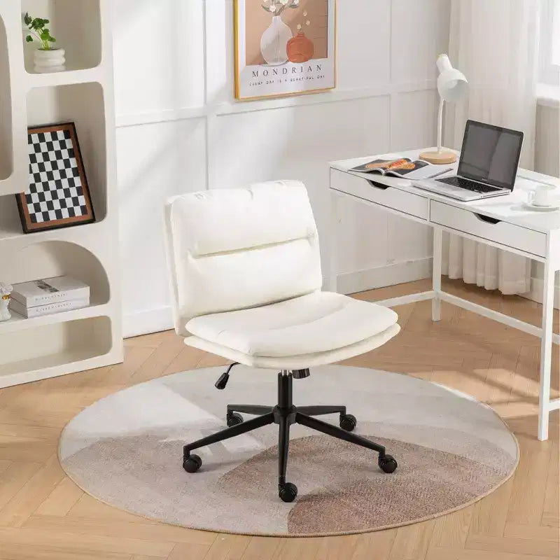 Silla de oficina giratoria ajustable Vatros con asiento ancho