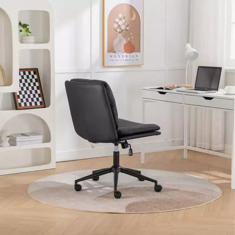 Silla de oficina giratoria ajustable Vatros con asiento ancho