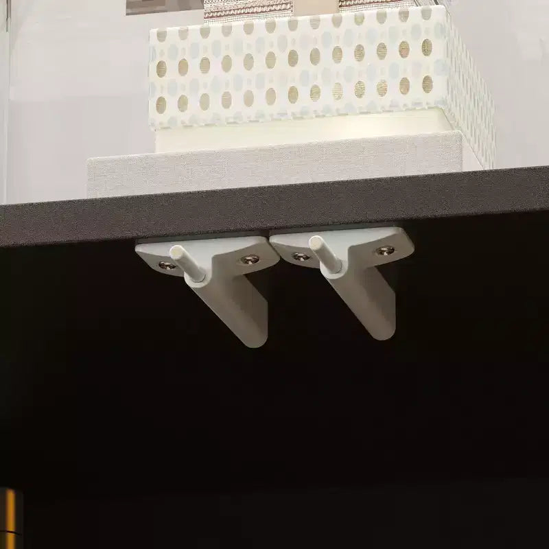 Mueble Aparador Chic Famapy con Patrón de Veta de Madera, Iluminación Integrada y Marco Negro Resistente - Mejora los Espacios de Comedor con un Almacenamiento Elegante