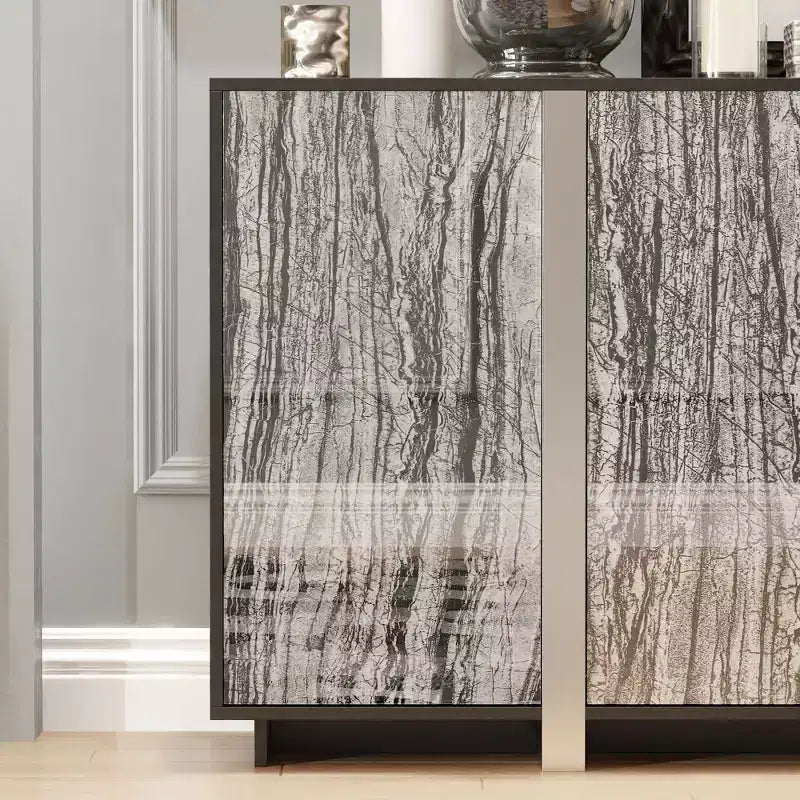Mueble Aparador Chic Famapy con Patrón de Veta de Madera, Iluminación Integrada y Marco Negro Resistente - Mejora los Espacios de Comedor con un Almacenamiento Elegante