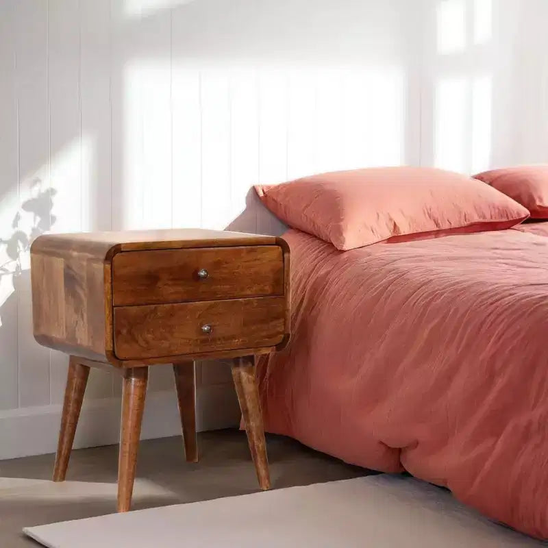 Mesita de Noche Curva Moderna de Madera de Mango Hornby con 2 Cajones de GDFStudio