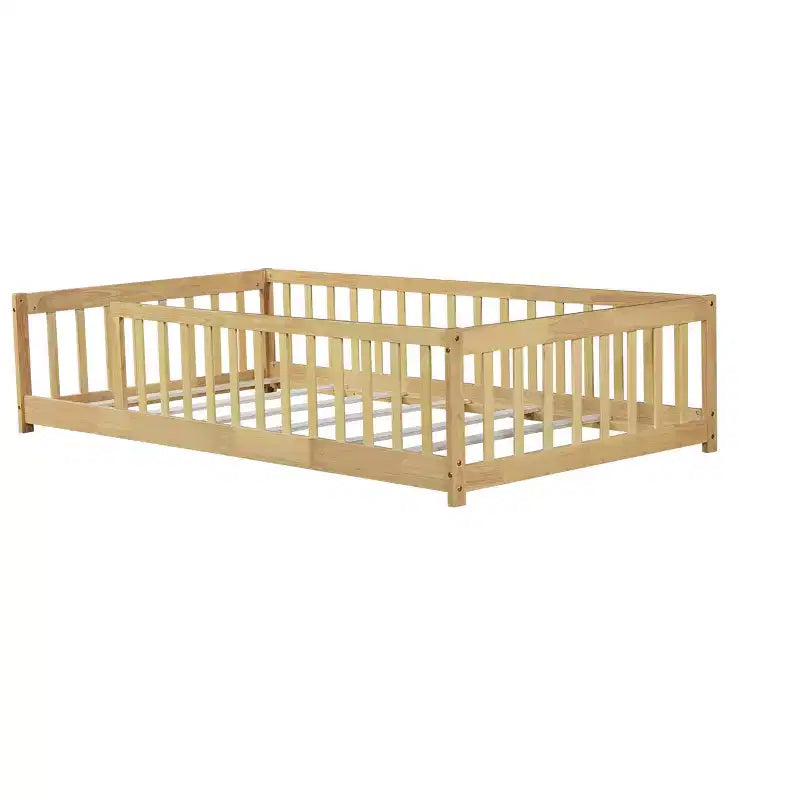Cama de suelo gemela MAYEERTY con valla sin puerta, barandillas de suelo de madera de caucho beige