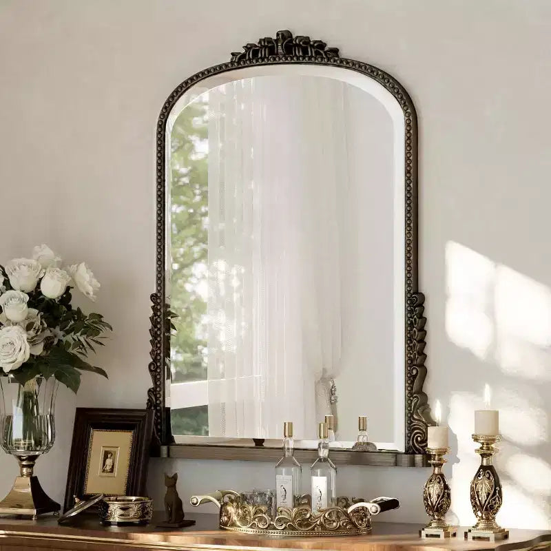 Espejo de pared de 40x28, espejo arqueado con cuentas y marco de metal, espejo decorativo para tocador de baño para entrada, dormitorio o sala de estar