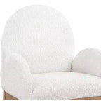 Meridian Furniture, Silla de comedor Waldorf de tela bouclé