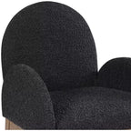 Meridian Furniture, Silla de comedor Waldorf de tela bouclé