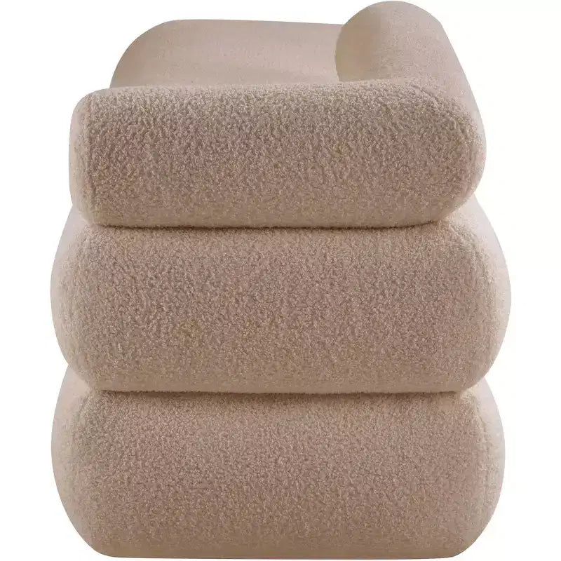 Meridian Furniture, Banco Kennedy de tela Teddy de imitación de borreguillo