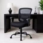 Silla ejecutiva de oficina con ruedas, giratoria, ajustable, de malla de tela negra y acero, de HomeRoots