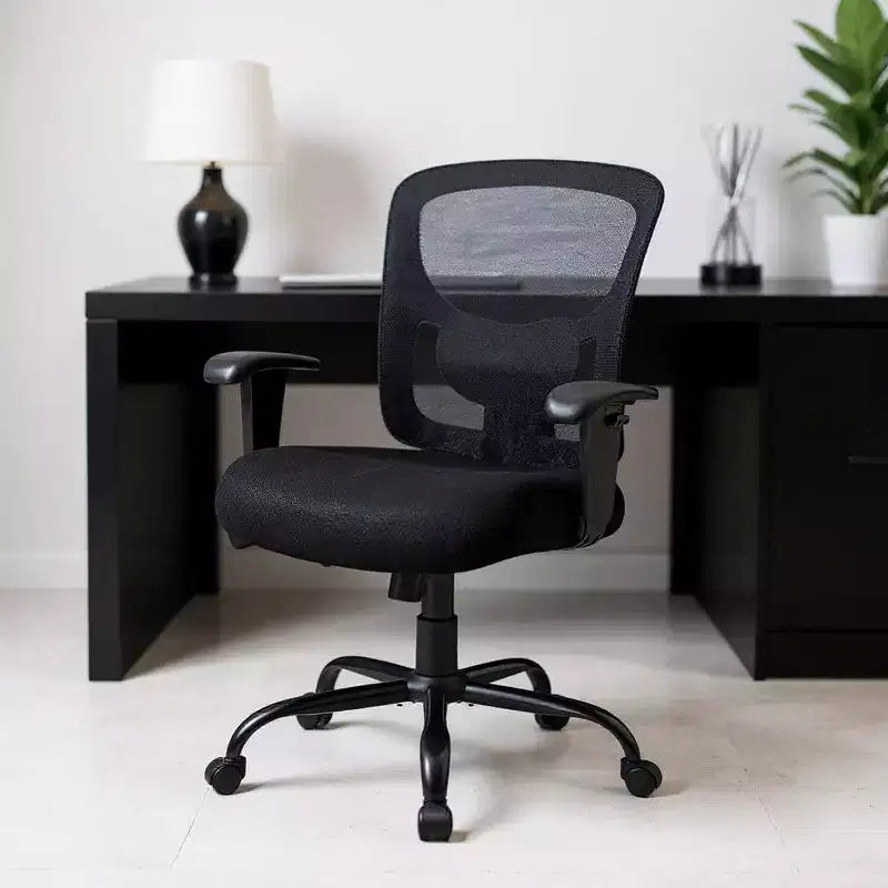 Silla ejecutiva de oficina con ruedas, giratoria, ajustable, de malla de tela negra y acero, de HomeRoots