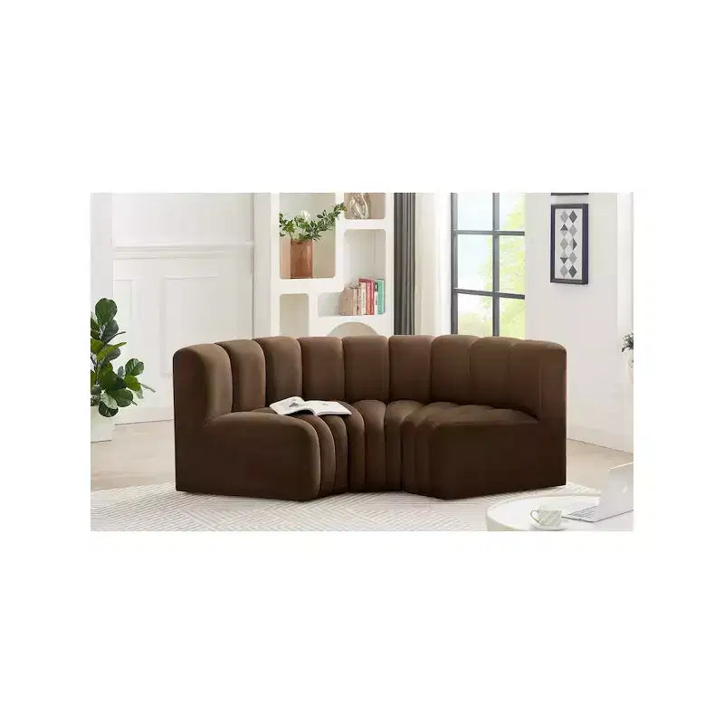 Meridian Furniture, Sofá modular de terciopelo Arc