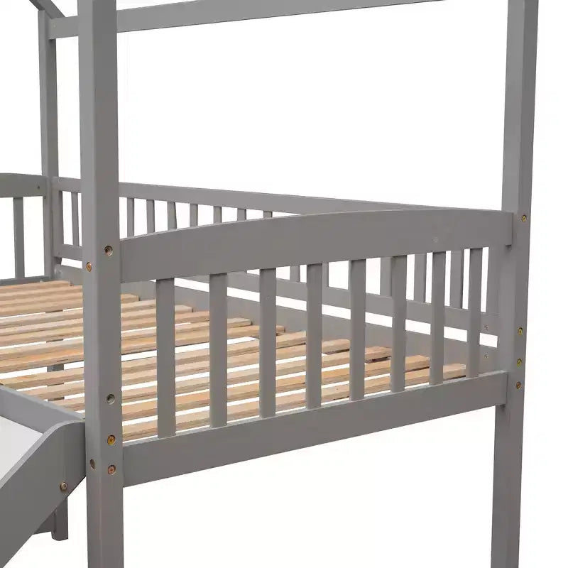 Cama alta doble con tobogán, estructura de cama alta tipo casita de madera con escalera y techo