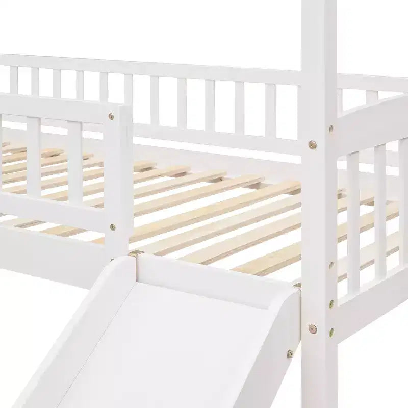 Cama alta doble con tobogán, estructura de cama alta tipo casita de madera con escalera y techo