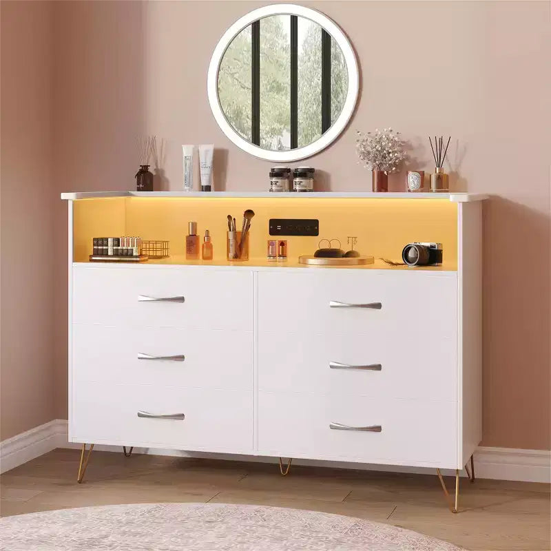 Cómoda moderna de 6 cajones con luces LED y estación de carga - 3 tomas de corriente, 2 puertos USB, luces que cambian de color, estante abierto con cómoda de almacenamiento elegante