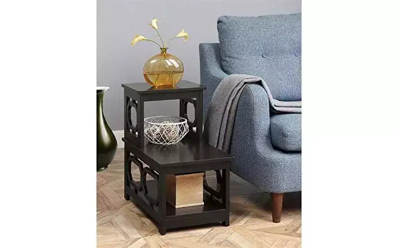 Mesa auxiliar de dos niveles HomeStock Belmont con estructura en forma de L y paneles laterales octagonales, mesa auxiliar decorativa de tres niveles para sala de estar