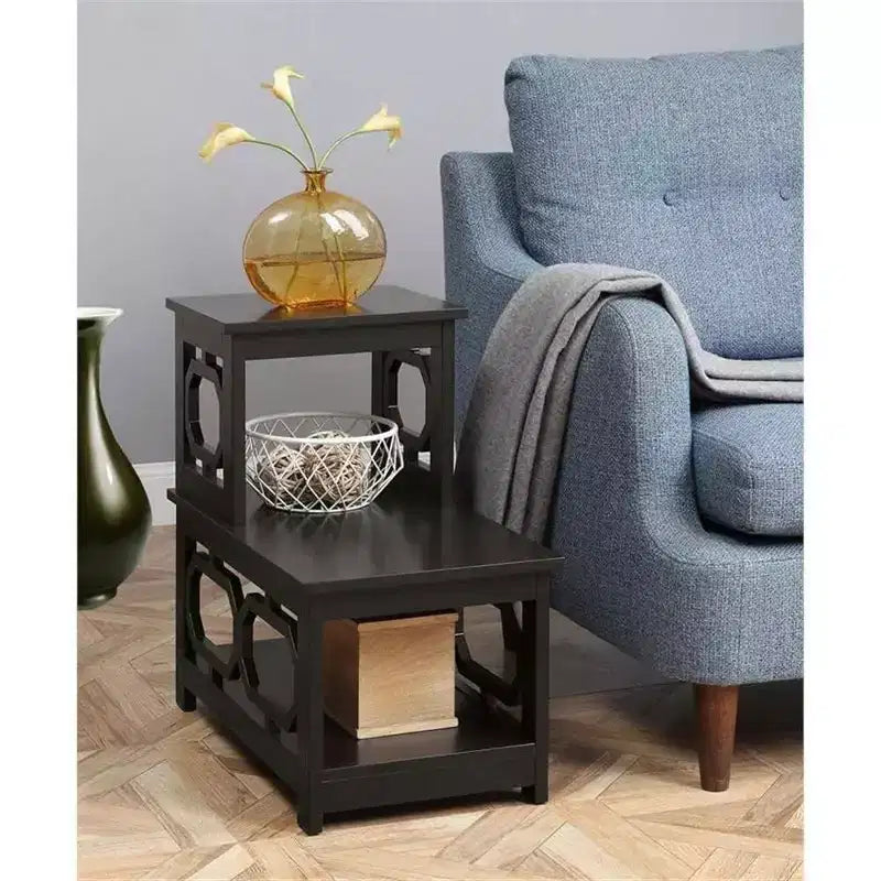 Mesa auxiliar de dos niveles HomeStock Belmont con estructura en forma de L y paneles laterales octagonales, mesa auxiliar decorativa de tres niveles para sala de estar