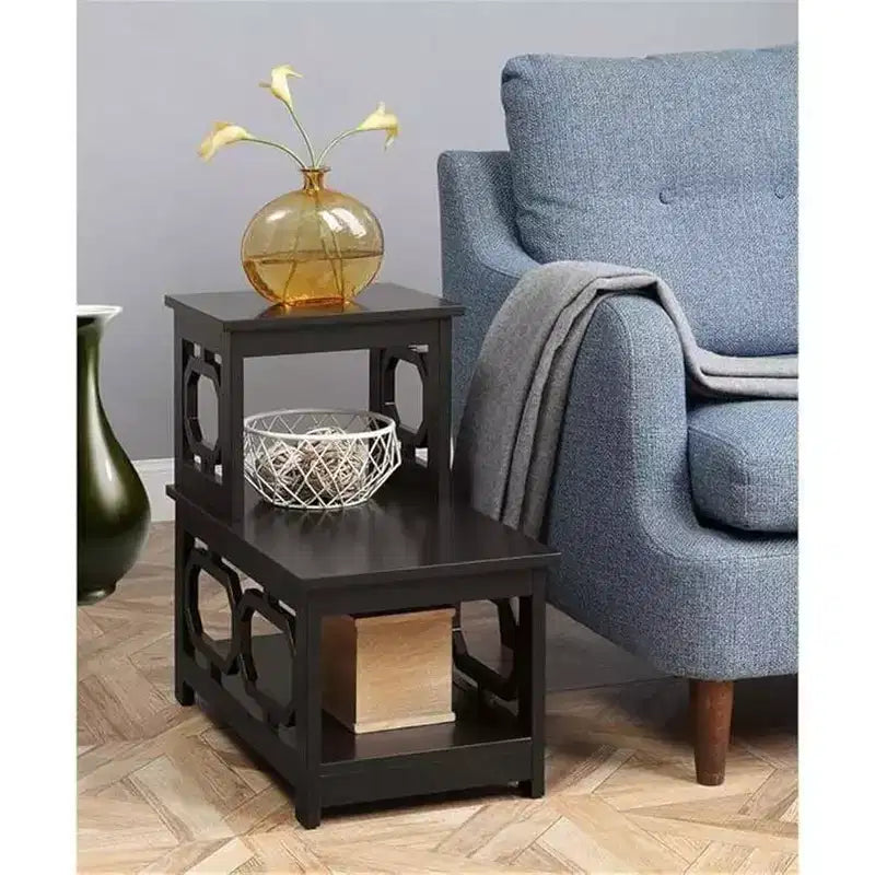 Mesa auxiliar de dos niveles HomeStock Belmont con estructura en forma de L y paneles laterales octagonales, mesa auxiliar decorativa de tres niveles para sala de estar