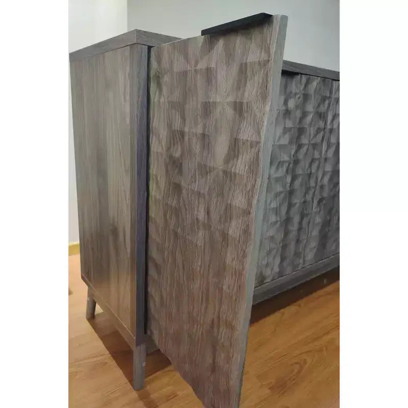Aparador moderno Okak, aparador con 4 elegantes puertas de diseño geométrico, mueble de almacenamiento para sala de estar, oficina, cocina