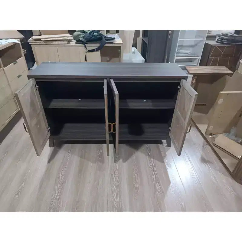 Aparador moderno Okak, aparador con 4 elegantes puertas de diseño geométrico, mueble de almacenamiento para sala de estar, oficina, cocina