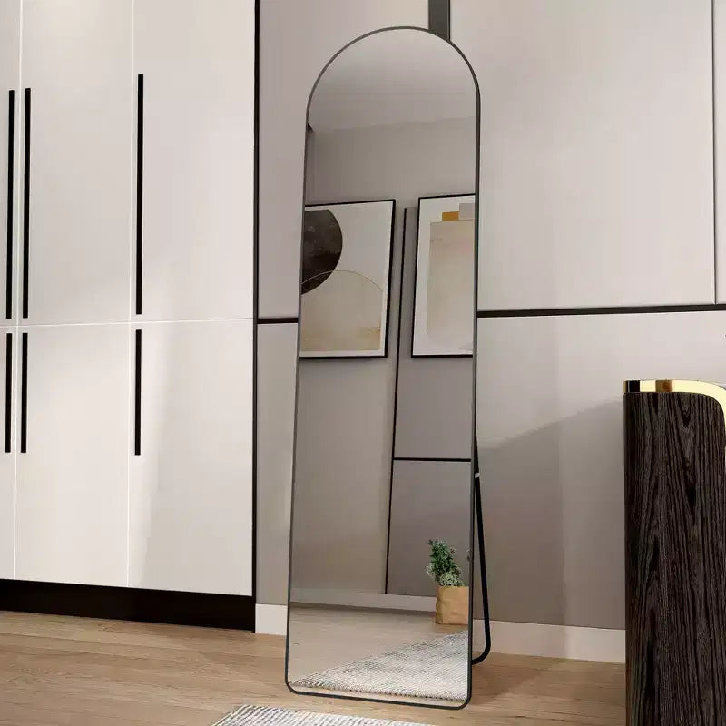 Okak Espejo de cuerpo entero Elegent de 59 x 16,5 pulgadas con marco de aleación de aluminio, espejo arqueado de pie, espejo de suelo para sala de estar, sala de maquillaje, negro