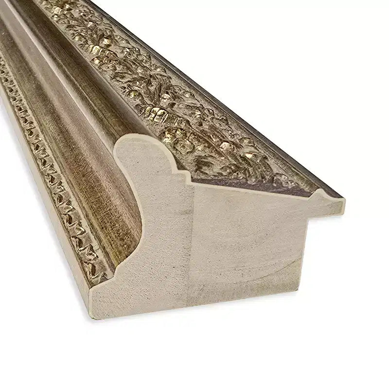 Espejo de pared Amanti Art Carter con marco de madera biselado en oro oscuro para baño