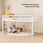 Cama alta doble JOYMOR, cama alta baja para niños pequeños, habitación pequeña/dormitorio con techo bajo con barandilla y escalera, blanca