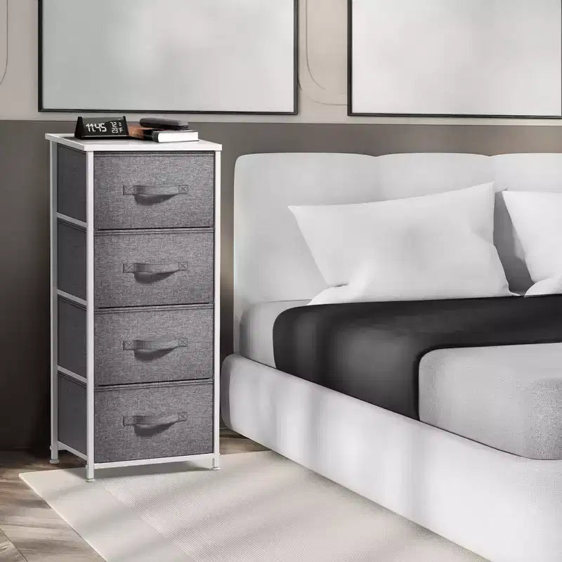 Sorbus Mesita de Noche con 4 Cajones – Almacenamiento para Armario, Hogar, Dormitorio Universitario – Incluye Marco de Acero, Tapa de Madera y Contenedores de Tela