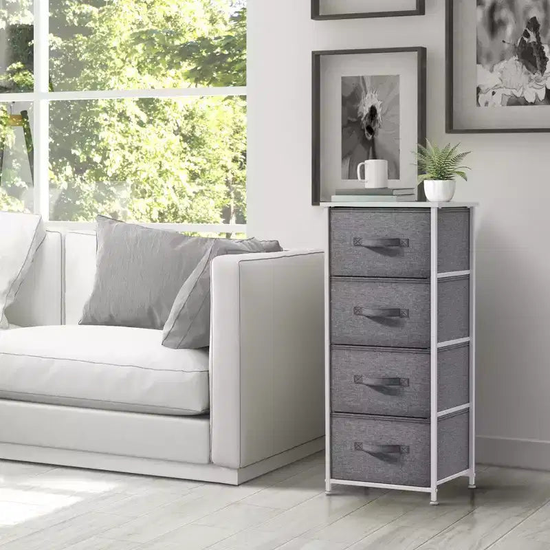 Sorbus Mesita de Noche con 4 Cajones – Almacenamiento para Armario, Hogar, Dormitorio Universitario – Incluye Marco de Acero, Tapa de Madera y Contenedores de Tela