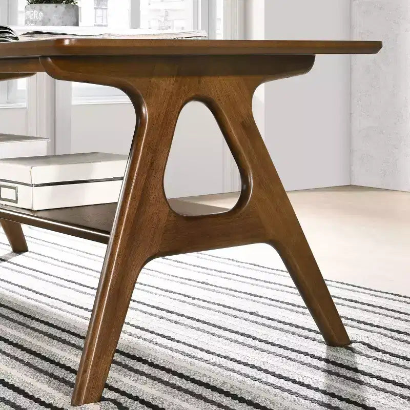 Mesa auxiliar de mediados de siglo con patas de madera de caucho, mesa auxiliar con estante inferior, mesa auxiliar estrecha para espacios pequeños, sala de estar, marrón