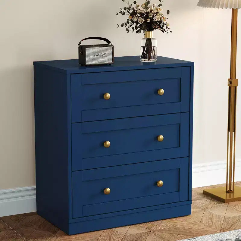 Mesita de Noche con 3 Cajones, Amplia Mesita Auxiliar con Perillas Redondas Doradas, Mesa Auxiliar Moderna de Madera, Cómoda Decorativa para Dormitorio