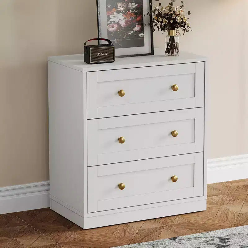 Mesita de Noche con 3 Cajones, Amplia Mesita Auxiliar con Perillas Redondas Doradas, Mesa Auxiliar Moderna de Madera, Cómoda Decorativa para Dormitorio