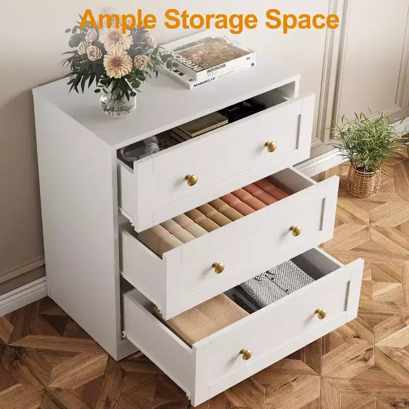 Mesita de Noche con 3 Cajones, Amplia Mesita Auxiliar con Perillas Redondas Doradas, Mesa Auxiliar Moderna de Madera, Cómoda Decorativa para Dormitorio