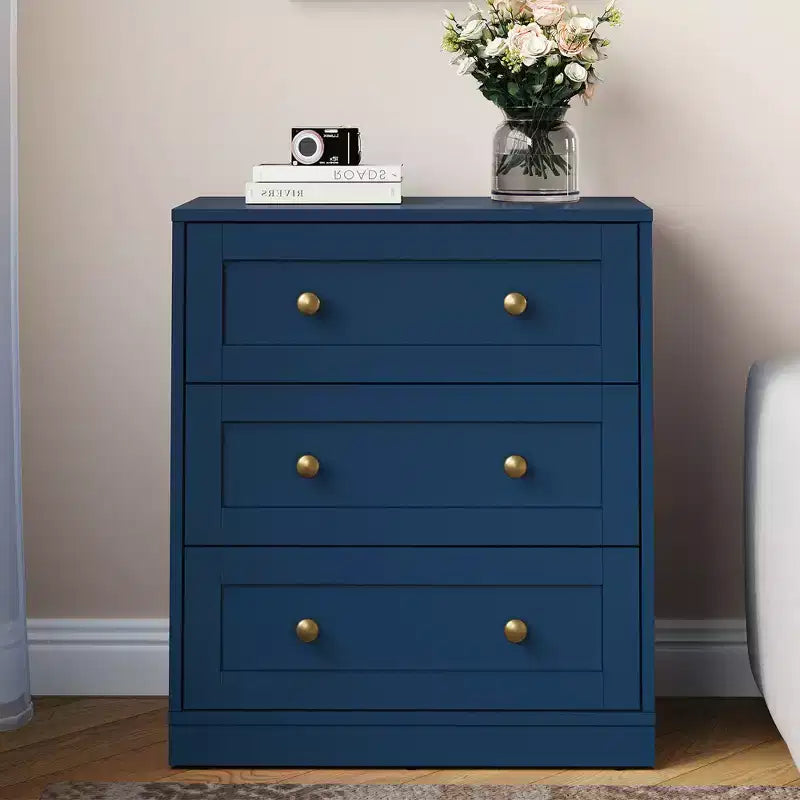 Mesita de Noche con 3 Cajones, Amplia Mesita Auxiliar con Perillas Redondas Doradas, Mesa Auxiliar Moderna de Madera, Cómoda Decorativa para Dormitorio