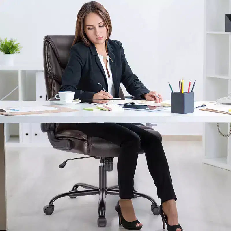 Silla de oficina ergonómica Okak con reposabrazos abatible ajustable, silla de ordenador con soporte lumbar y base metálica, silla giratoria para el hogar, la oficina
