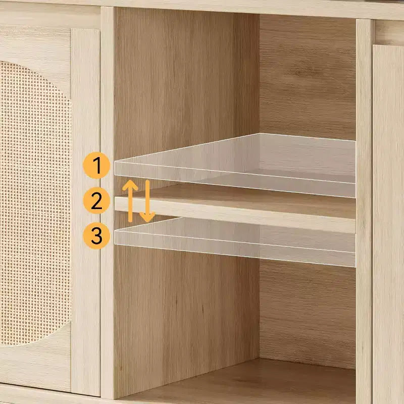 Aparador de dos puertas con ratán y estantes ajustables