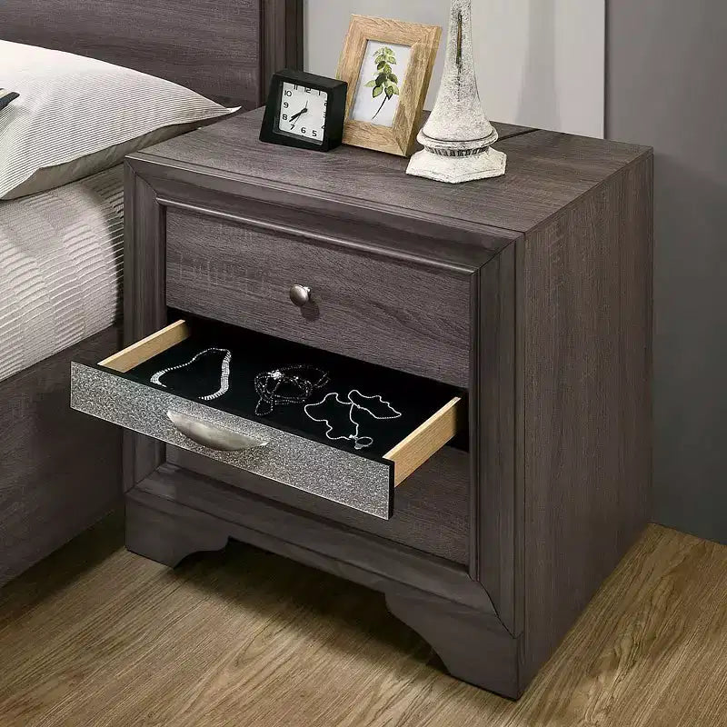 Mesita de noche contemporánea de 1 pieza, acabado gris, detalles plateados, cajón de joyería oculto, perilla redonda de níquel, mesita auxiliar, muebles de dormitorio