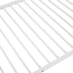 Litera doble, estructura de metal con barandillas de seguridad, se divide en dos camas individuales para habitaciones pequeñas