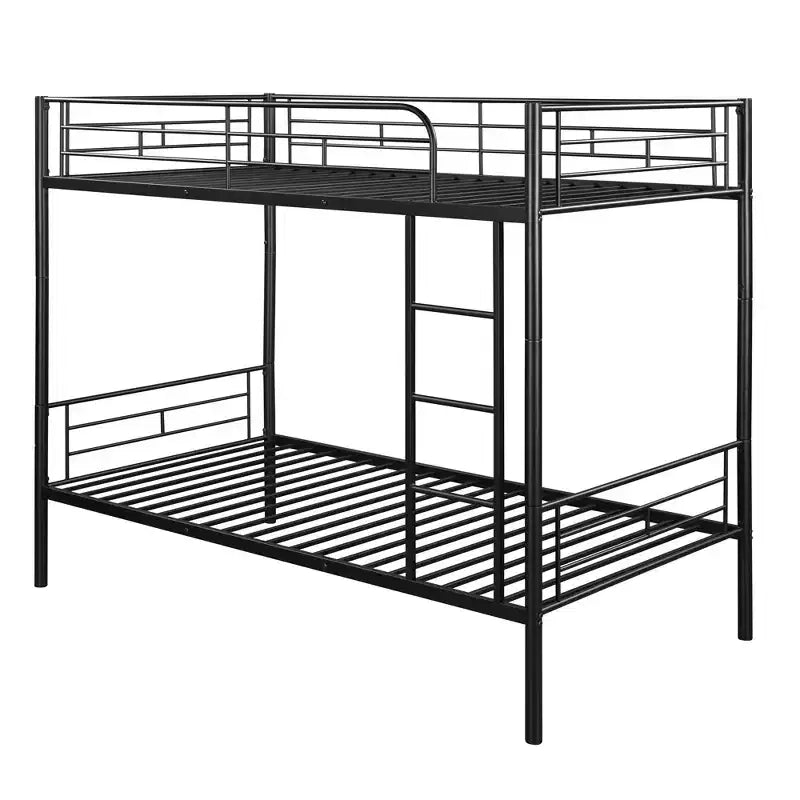 Litera doble, estructura de metal con barandillas de seguridad, se divide en dos camas individuales para habitaciones pequeñas