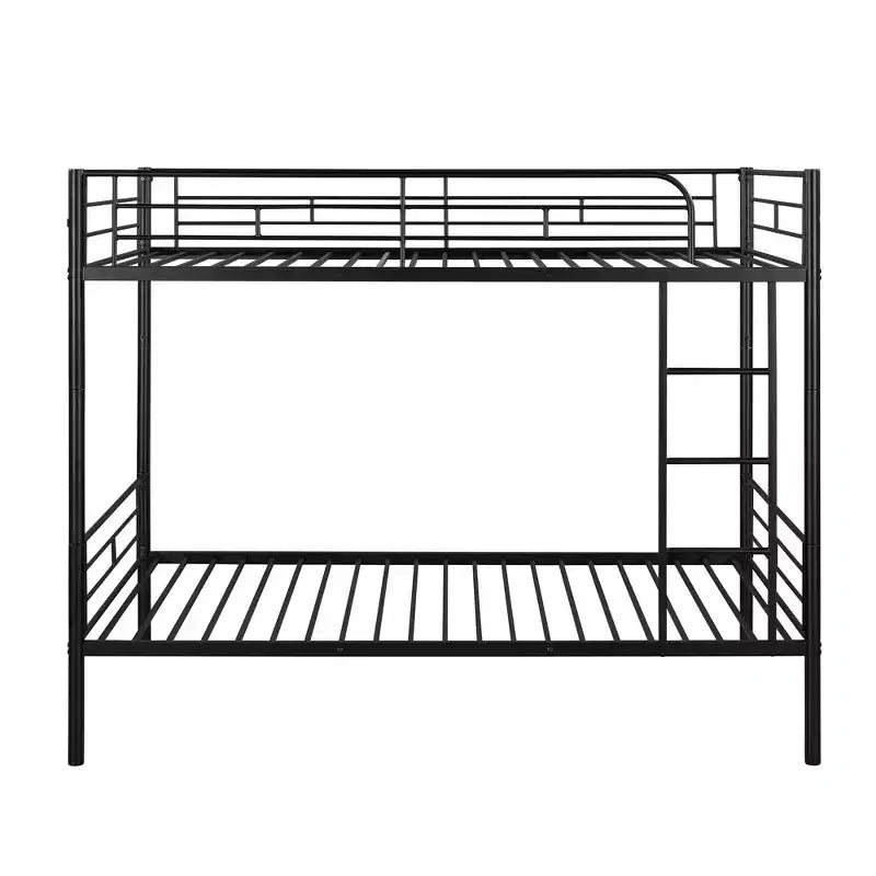 Litera doble, estructura de metal con barandillas de seguridad, se divide en dos camas individuales para habitaciones pequeñas