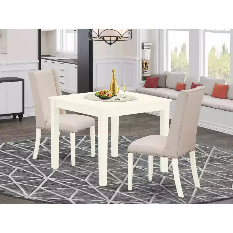 Juego de comedor HomeStock de 3 piezas con mesa rectangular de madera maciza con acabado blanco lino